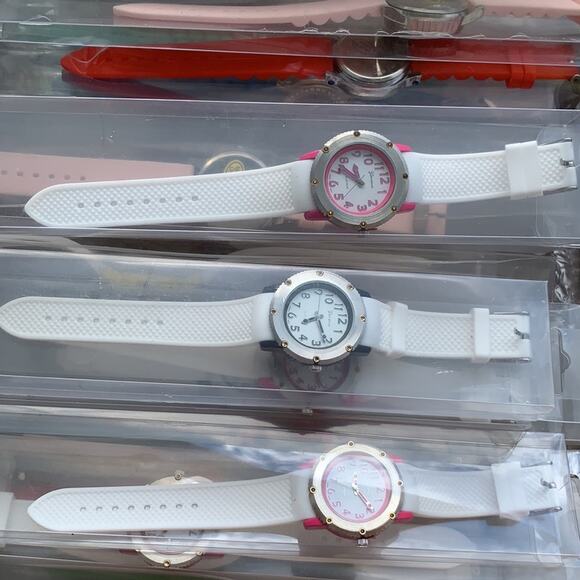 Geneva Wholesale LOT: 50 watches for Men & women main image 4